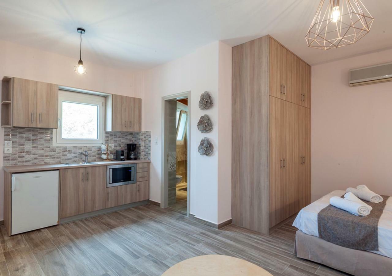 Iliovasilema Aparthotel พลาติ ภายนอก รูปภาพ