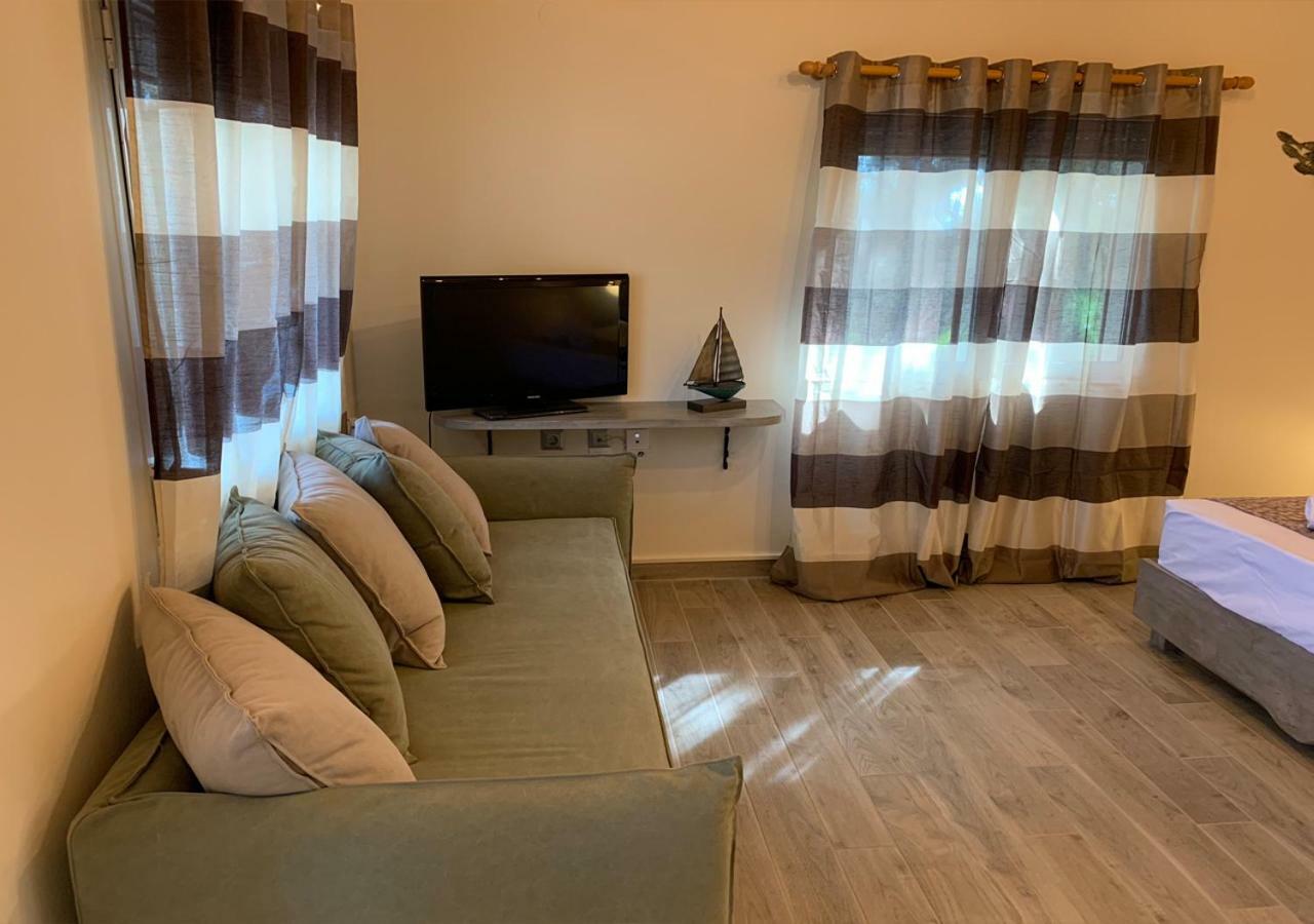Iliovasilema Aparthotel พลาติ ภายนอก รูปภาพ